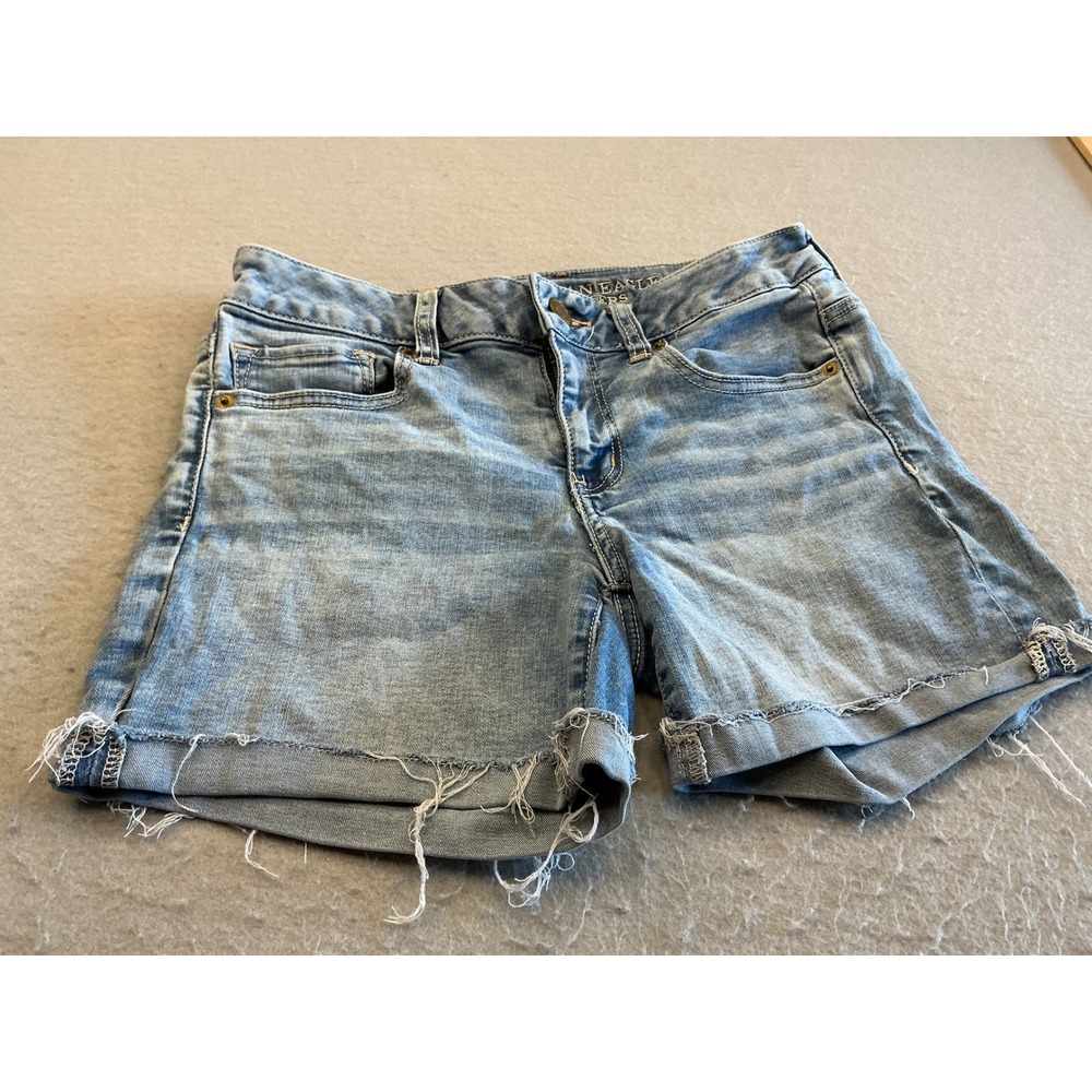 American Eagle Denim Shorts Midi Raw Hem Light Wash Blue Size 8 Casual Summer